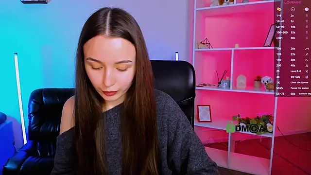 Snapshot of leslie_bird chatting on November 15, 9:50 am leslie bird online show from November 15, 9:50 am