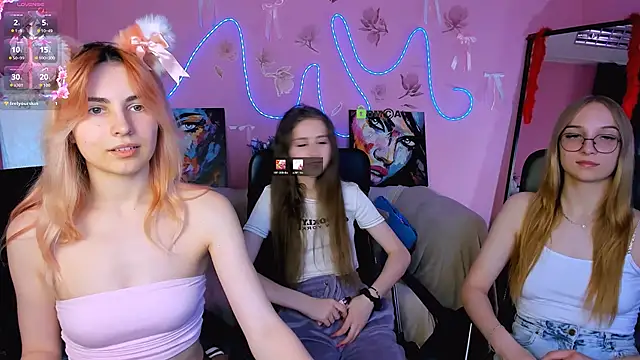 Snapshot of rebecca_smile chatting on June 15, 7:16 pm rebecca smile online show from June 15, 7:16 pm