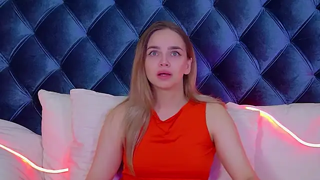 Snapshot of AnitaVenture chatting on November 20, 4:23 am AnitaVenture online show from November 20, 4:23 am