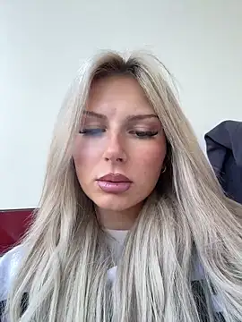 blondeeee online show from April 28, 4:45 pm