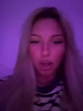 blondeeee online show from May 4, 4:58 pm