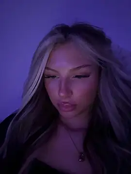 blondeeee online show from May 17, 5:31 pm