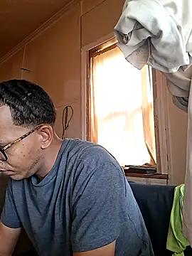 ThrowedWorldWide online show from December 4, 3:21 pm