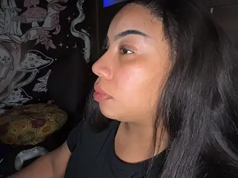 Snapshot of NeliaHexxen chatting on December 4, 2:59 pm NeliaHexxen online show from December 4, 2:59 pm