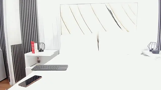 Snapshot of celestebellmont chatting on September 30, 12:21 pm celestebellmont online show from September 30, 12:21 pm