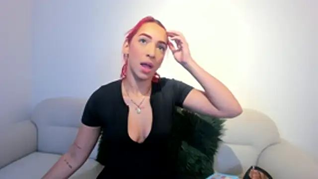 Snapshot of theladymonserrateshow chatting on November 18, 12:42 pm theladymonserrateshow online show from November 18, 12:42 pm