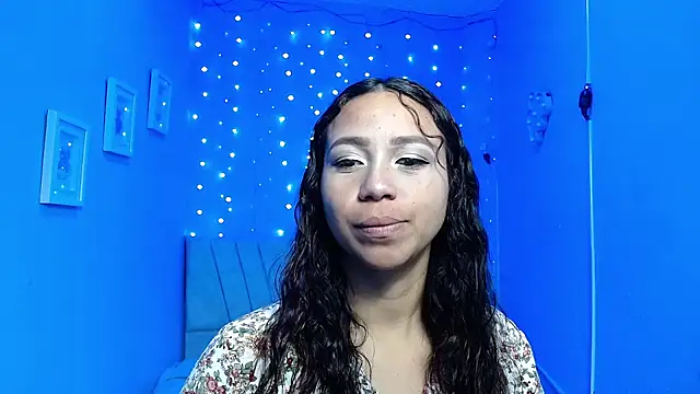 Snapshot of mIley_011 chatting on October 15, 1:11 pm mIley 011 online show from October 15, 1:11 pm