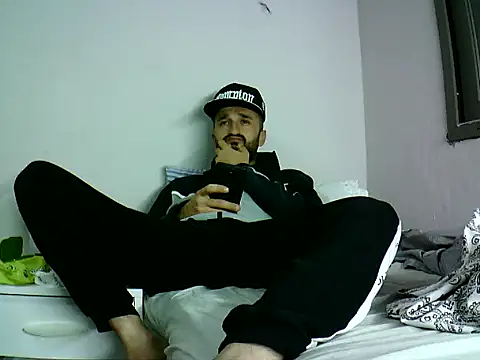 Snapshot of krerem chatting on October 25, 3:51 pm krerem online show from October 25, 3:51 pm