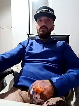 Snapshot of krerem chatting on February 1, 9:46 pm krerem online show from February 1, 9:46 pm