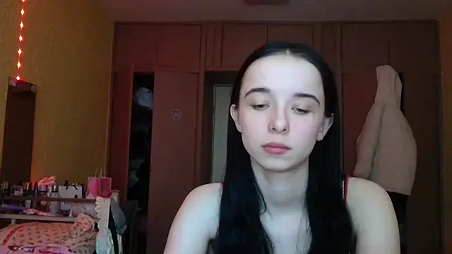 Emilia Light online show from March 1, 9:00 am