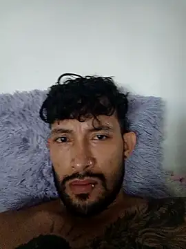 Snapshot of kingbickcockDn chatting on September 28, 1:38 pm kingbickcockDn online show from September 28, 1:38 pm