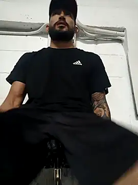 Snapshot of kingbickcockDn chatting on December 5, 8:27 pm kingbickcockDn online show from December 5, 8:27 pm