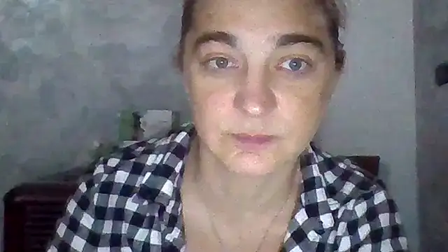 Snapshot of GoldenAngelMilf chatting on October 21, 4:19 pm GoldenAngelMilf online show from October 21, 4:19 pm