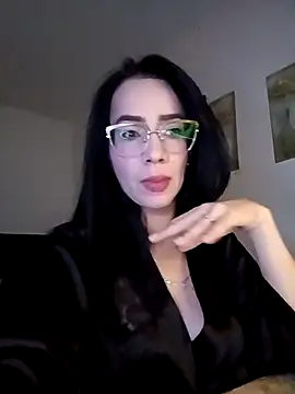 Snapshot of YaraDuartee chatting on October 17, 7:49 pm YaraDuartee online show from October 17, 7:49 pm