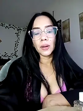 Snapshot of YaraDuartee chatting on October 21, 8:53 pm YaraDuartee online show from October 21, 8:53 pm