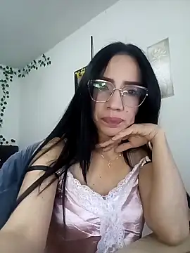 Snapshot of YaraDuartee chatting on November 2, 8:44 pm YaraDuartee online show from November 2, 8:44 pm