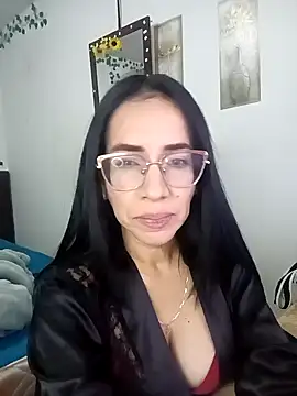 Snapshot of YaraDuartee chatting on December 17, 11:11 pm YaraDuartee online show from December 17, 11:11 pm