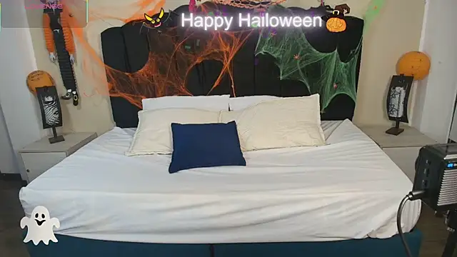 GabySweett  online show from October 31, 1:34 pm