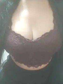 Snapshot of Rosie_Star chatting on March 6, 5:42 pm Rosie Star online show from March 6, 5:42 pm