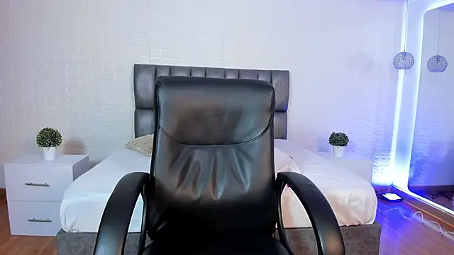 Snapshot of Caroline_Millerr chatting on May 22, 11:16 am Caroline Millerr online show from May 22, 11:16 am