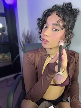 Capricho 01 online show from May 2, 6:13 pm