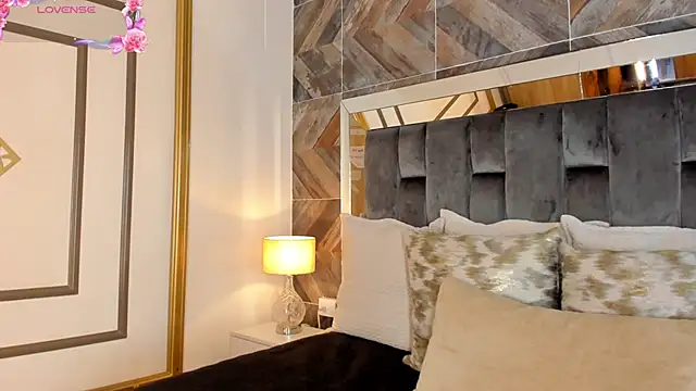 NaylaGrey online show from October 13, 12:05 pm