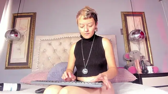 Baby Punk1 online show from October 13, 1:33 pm