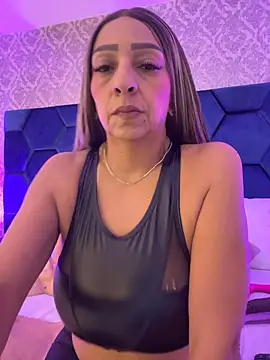 Angelina Roa online show from July 6, 2:14 pm