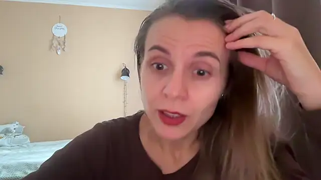 Snapshot of AnnieLove7722 chatting on October 6, 12:57 pm AnnieLove7722 online show from October 6, 12:57 pm