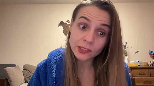 Snapshot of AnnieLove7722 chatting on October 16, 10:05 am AnnieLove7722 online show from October 16, 10:05 am