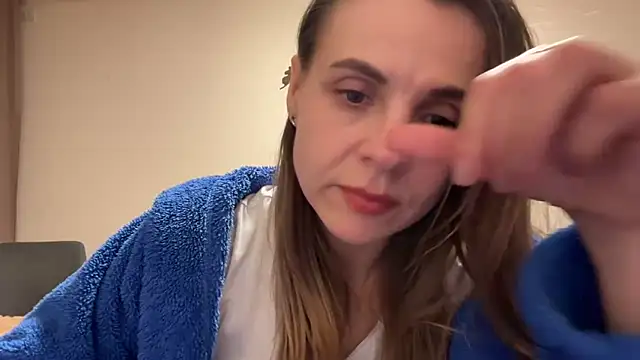 Snapshot of AnnieLove7722 chatting on October 16, 10:11 pm AnnieLove7722 online show from October 16, 10:11 pm