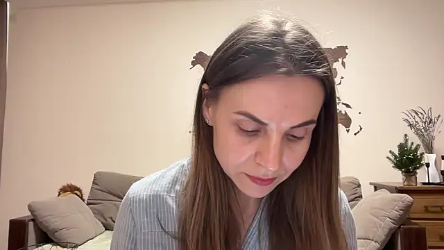 Snapshot of AnnieLove7722 chatting on December 17, 12:00 pm AnnieLove7722 online show from December 17, 12:00 pm