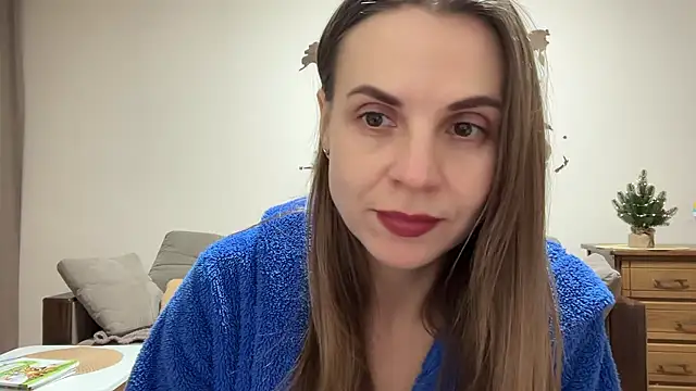 AnnieLove7722 online show from January 9, 2:53 pm