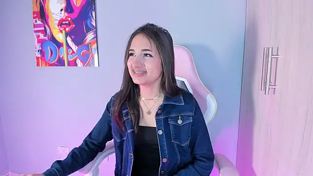 Athenea  fox online show from December 14, 11:48 am