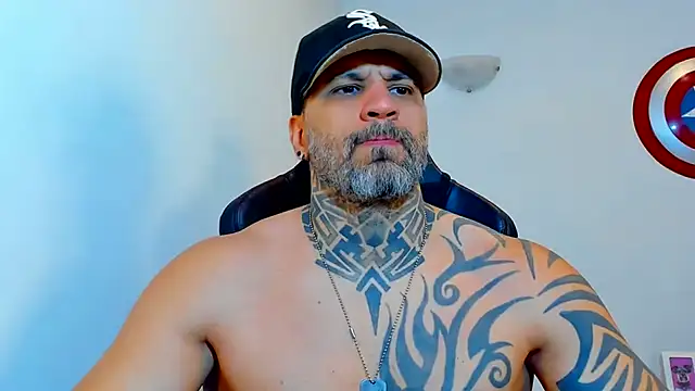 Snapshot of JoshRigby chatting on June 23, 8:29 pm JoshRigby online show from June 23, 8:29 pm