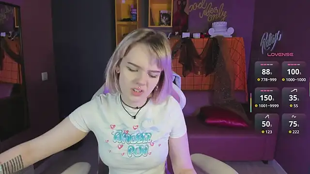 Snapshot of MayWins chatting on November 29, 9:18 pm MayWins online show from November 29, 9:18 pm