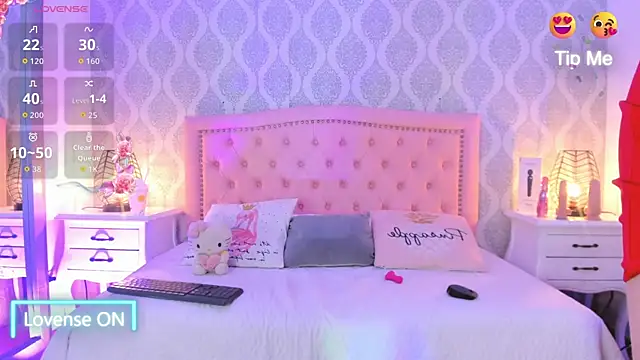 Snapshot of kendallspears_1 chatting on October 27, 3:32 am kendallspears 1 online show from October 27, 3:32 am