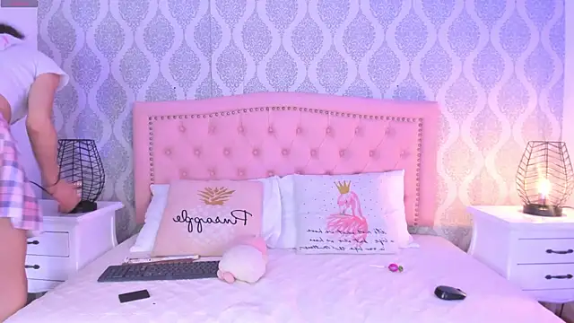 Snapshot of kendallspears_1 chatting on November 14, 3:38 am kendallspears 1 online show from November 14, 3:38 am