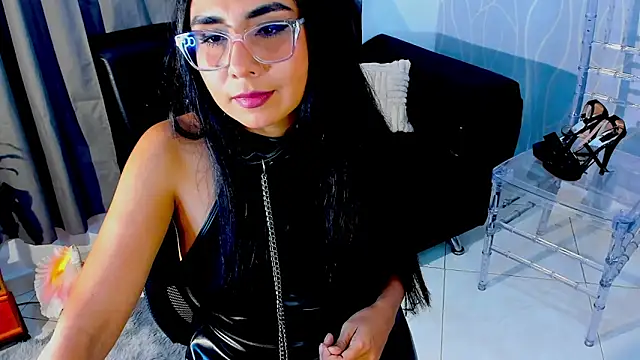 EmilyValk online show from October 3, 12:40 am