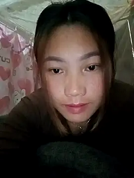 Snapshot of min-xinh chatting on December 4, 1:15 am min-xinh online show from December 4, 1:15 am