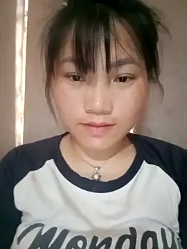 min-xinh online show from May 7, 7:36 am