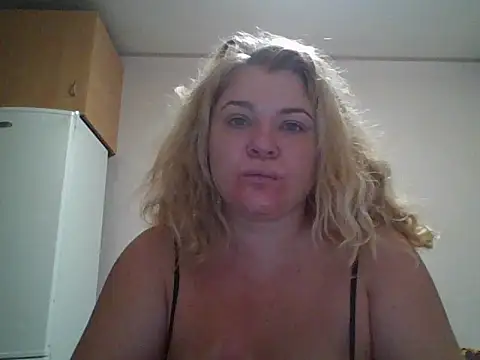 HurricaneCathrine online show from October 9, 4:27 pm