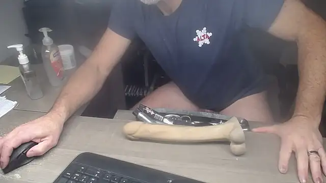 Snapshot of sackstor chatting on November 17, 9:09 pm sackstor online show from November 17, 9:09 pm