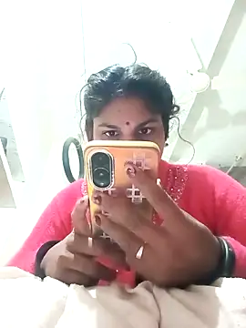 Snapshot of SHMA-77 chatting on November 15, 11:54 pm SHMA-77 online show from November 15, 11:54 pm