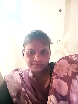 Snapshot of SHMA-77 chatting on February 13, 11:06 am SHMA-77 online show from February 13, 11:06 am