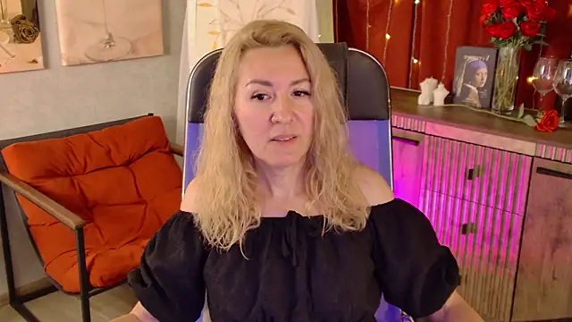 DonnaSmitth online show from June 1, 7:04 pm