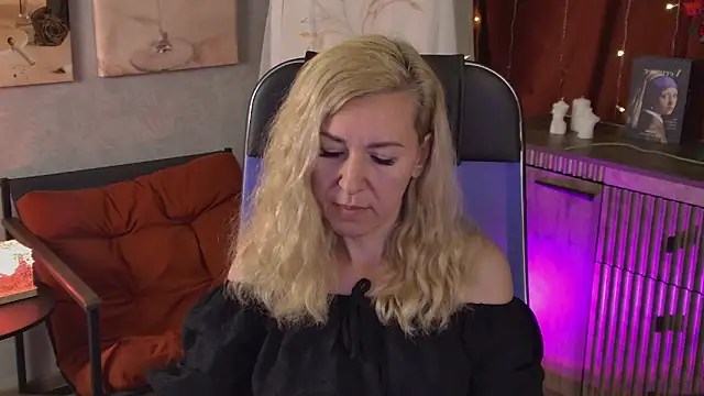 DonnaSmitth online show from June 16, 6:43 pm