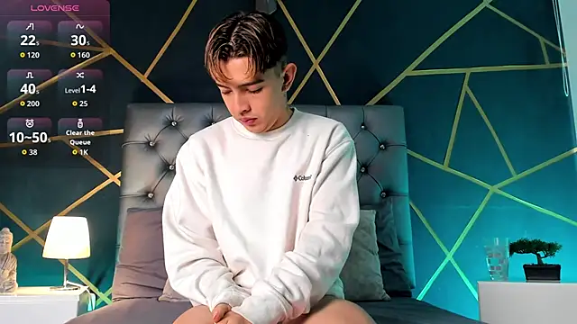 Lian Miller1  online show from March 13, 12:23 pm