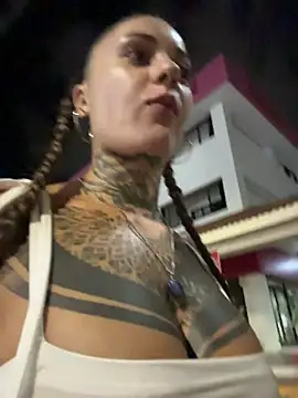 Snapshot of lurosscy chatting on November 26, 2:23 am lurosscy online show from November 26, 2:23 am