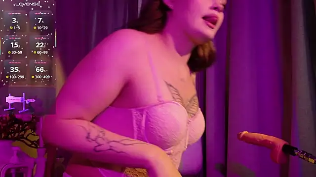 EvaaLane online show from October 2, 9:05 am